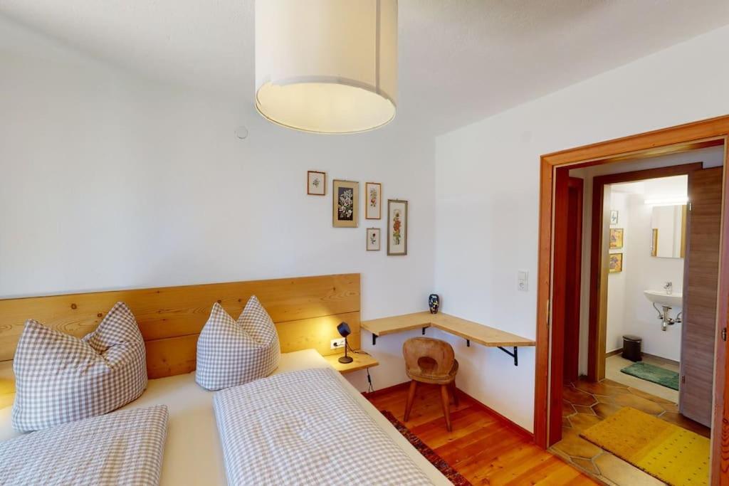 Haus Alberto - Haus Mit 2 Ferienwohnungen Ötztal-Bahnhof Esterno foto